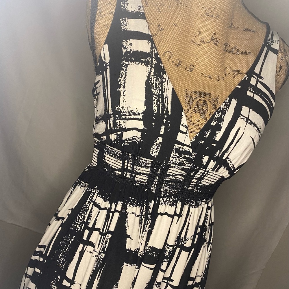 Women Black and White printed dress.